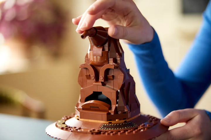 Конструктор LEGO Harry Potter Балакучий Розподільчий капелюх 561 деталь (76429) - зображення 6