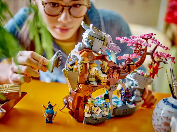 Zestaw klocków LEGO NINJAGO Świątynia Smoczego Kamienia 1212 elementów (71819) - obraz 9