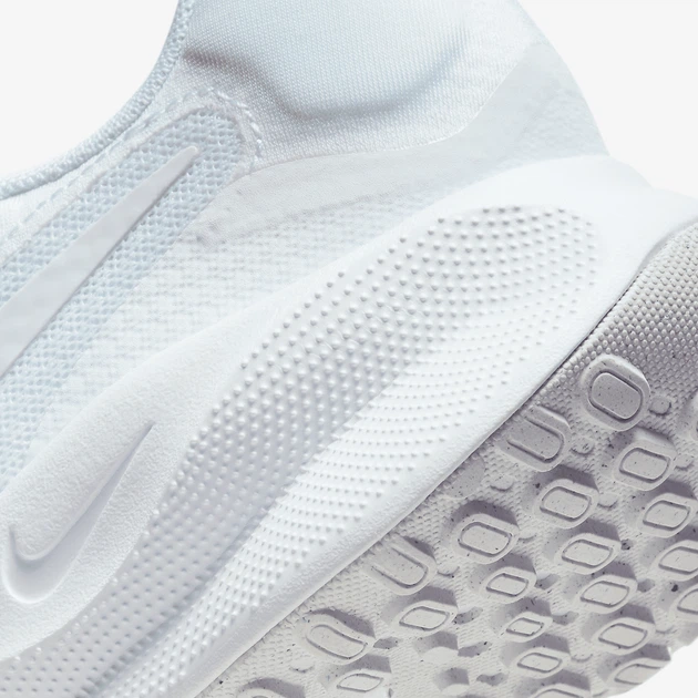 Buty do biegania damskie Nike W Revolution 7 FB2208-100 40 (8.5US) Białe (196969196677) - obraz 8