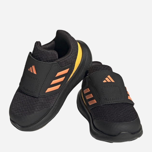 Buty sportowe chłopięce na rzepy adidas Runfalcon 3.0 AC I HP5861 23 Czarne z pomarańczowym (4066749852542) - obraz 6