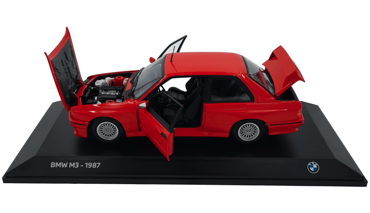 Модель автомобіля BMW M3 (E30) Red, Scale 1:18 – игрушки с