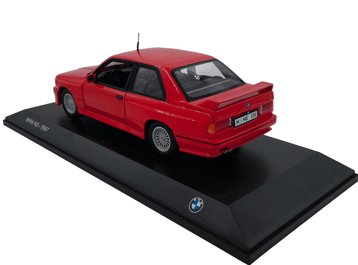 Модель автомобіля BMW M3 (E30) Red, Scale 1:18 – игрушки с