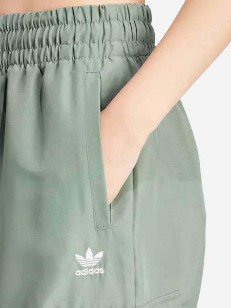 Spodnie sportowe damskie bojówki adidas IZ0716 M Zielone (4067889552828) - obraz 3