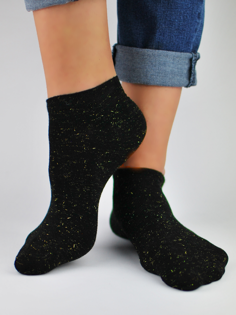 Шкарпетки жіночі короткі бавовняні Noviti ST022-W-02 39-42 Чорні (5905204314579) - зображення 1
