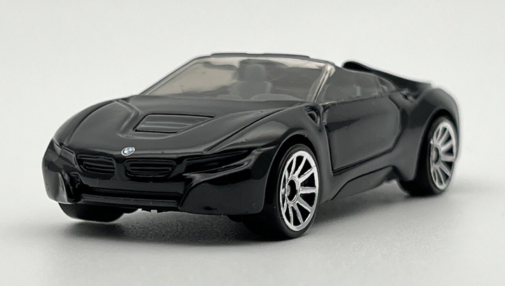 Машинка Базова Hot Wheels BMW i8 Roadster Roadsters 1:64 HKK13