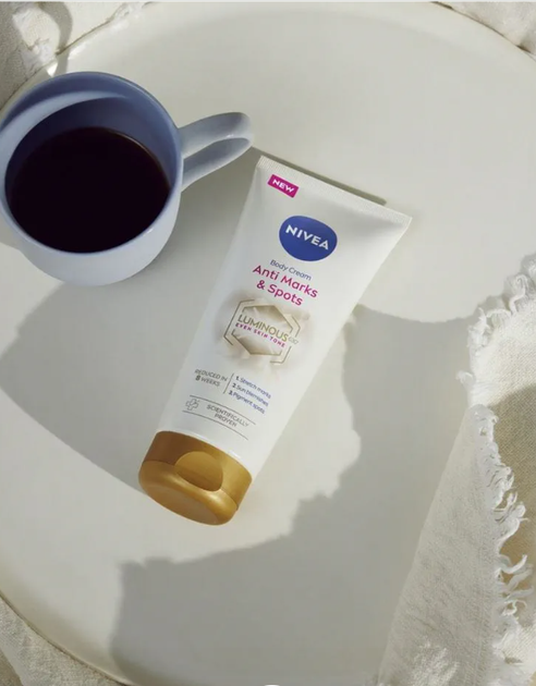 Balsam do ciała Nivea Luminous Cream Anti Marks & Spots nawilżający 200 ml (5900017090979/4006000061832) - obraz 4