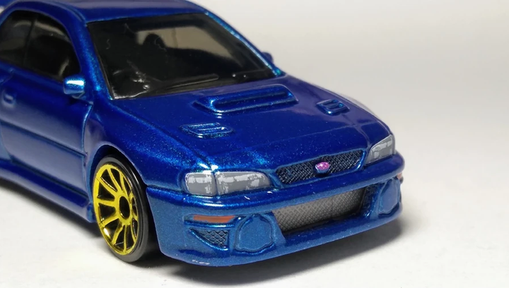Машинка Базовая Hot Wheels '98 Subaru Impreza 22B STi-Version