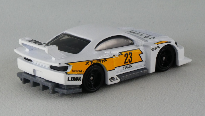 Машинка Базовая Hot Wheels Liberty Walk LB Super Silhouette Nissan Silvia (S15) Turbo 1:64 HCT23 White 1шт - Фото 4 Машинка Базовая Hot Wheels Liberty Walk LB Super Silhouette Nissan Silvia (S15) Turbo 1:64 HCT23 White 1шт - изображение 4