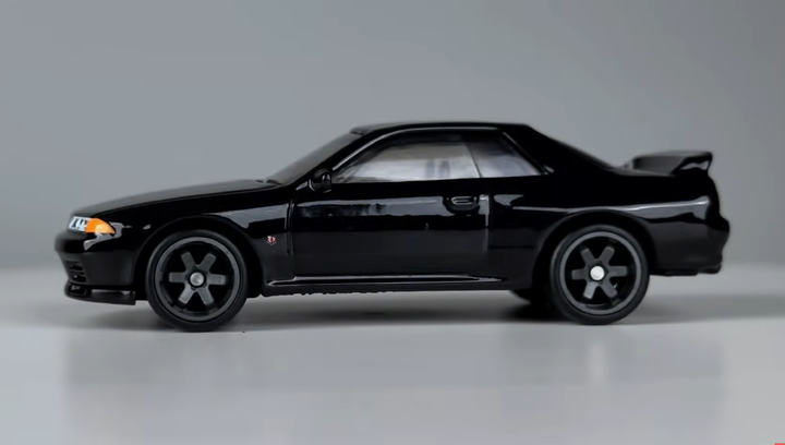 Машинка Premium Hot Wheels Nissan Skyline GT-R (BNR32) Fast