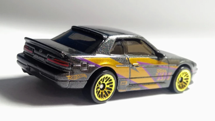 Машинка Базова Hot Wheels Nissan Silvia (S13) Speed Graphics 1:64 GHB40 Dark Grey 1шт - зображення 4