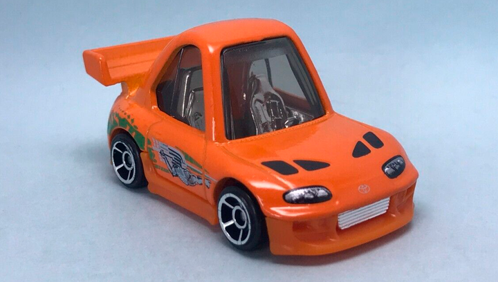 Машинка Базовая Hot Wheels Fast & Furious '94 Toyota Supra Tooned