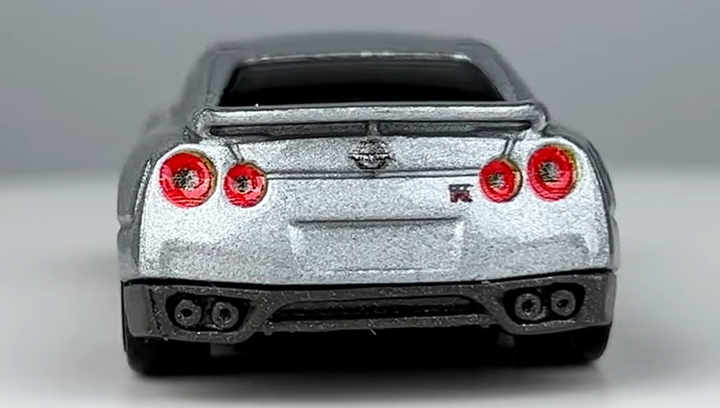 Тематическая Машинка Hot Wheels 2009 Nissan GT-R Fast & Furious 1