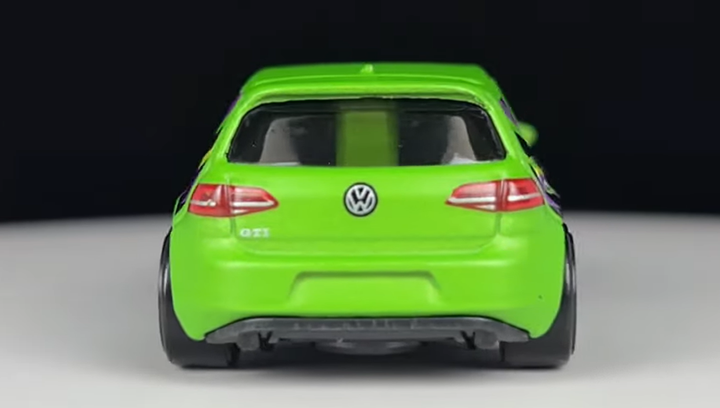 Hot Wheels　GREENLIGHT Тематична Машинка Hot Wheels Volkswagen Golf Mk7 Neon Speeders 1