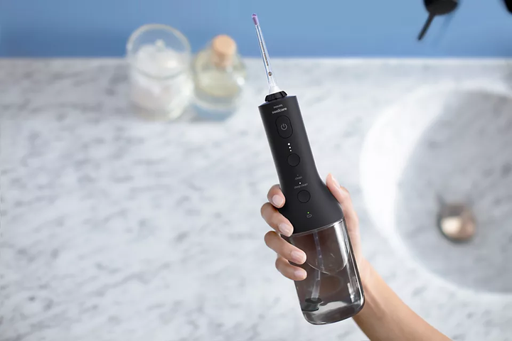Zestaw szczoteczka elektryczna do zębów + irygator Philips Sonicare Diamond Clean 9000 HX3866/43 (8710103997542) - obraz 4