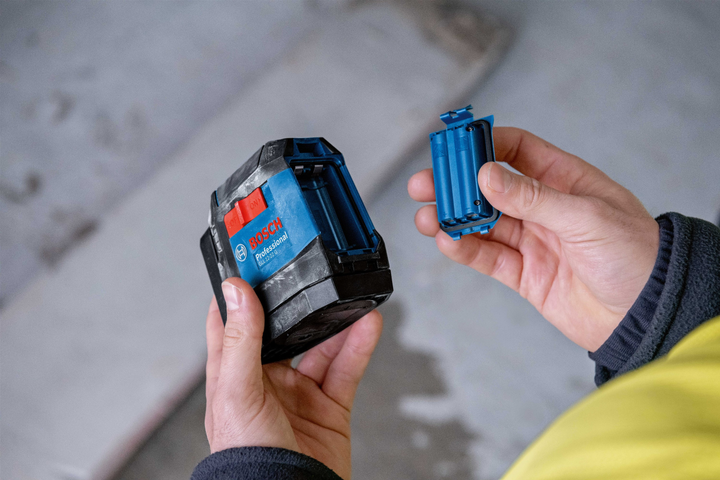 Лазерний нівелір Bosch Professional GLL 12-22 G з батарейками та чохлом (0601065320) - зображення 17