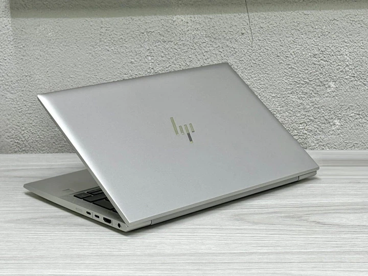 Ультрабук HP EliteBook 835 G8 / 13.3