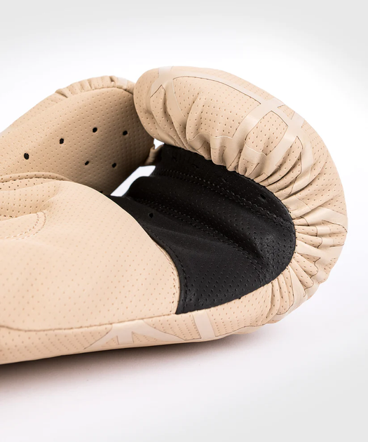 Боксерские перчатки Venum Tecmo 2.0 Boxing Gloves Sand (VENUM-05004-040-12) - Фото 5 Боксерские перчатки Venum Tecmo 2.0 Boxing Gloves Sand (VENUM-05004-040-12) - изображение 5