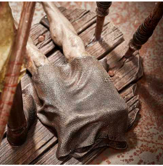 Figurka Numskull Silent Hill Red Pyramid Thing 20 cm (5056280449836) - obraz 6