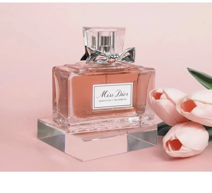 Парфумована вода для жінок Dior Miss Dior Absolutely Blooming 100