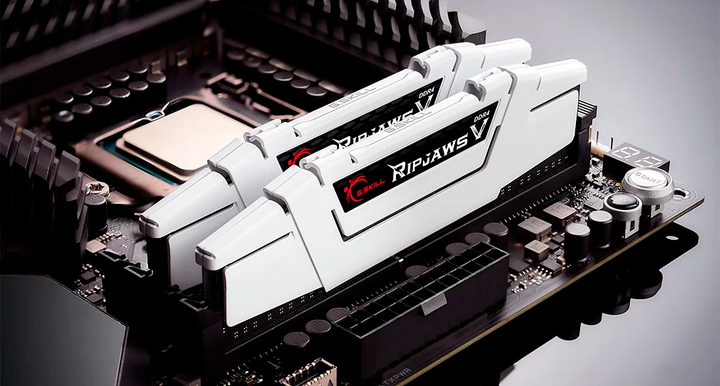 Оперативна пам'ять G.Skill DDR4-3600 32768MB PC4-28800 (Kit of 2x16384) Ripjaws V (F4-3600C18D-32GVW) - зображення 4