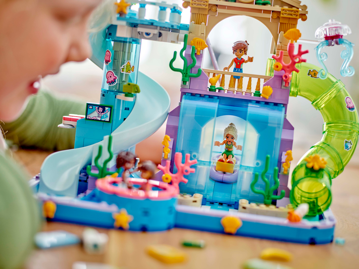 Zestaw klocków LEGO Friends Park wodny w Heartlake 814 elementów (42630) - obraz 10