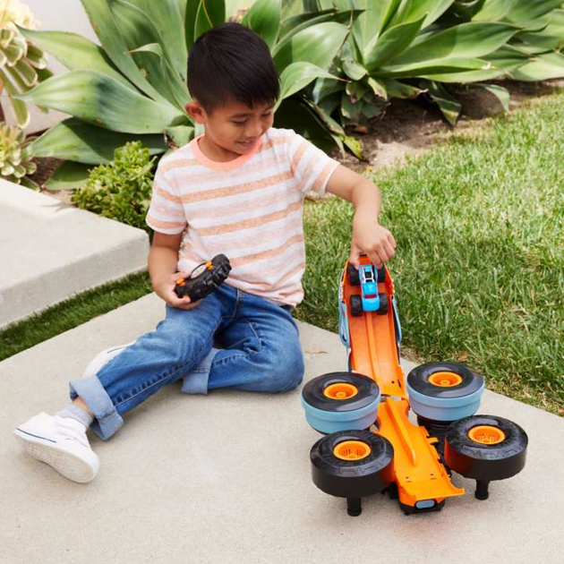 Terenowy pojazd Hot Wheels Monster Trucks Rhinomite Mega Transformacja 1:12/1:64 zdalnie sterowany 2 szt (0194735160990) - obraz 5