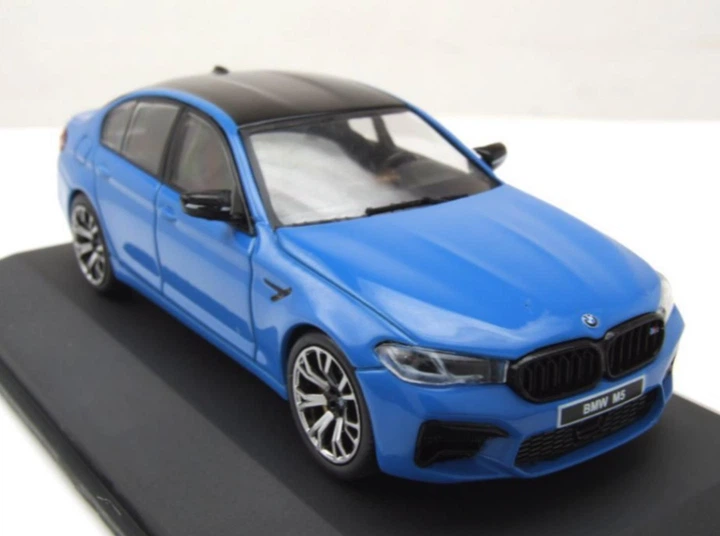 Модель автомобіля BMW M5 (F90) Competition Voodoo Blue by Solido