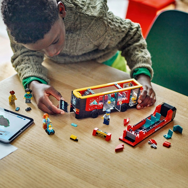 Zestaw klocków LEGO CIity Czerwony piętrowy autokar 384 elementy (60407) - obraz 8
