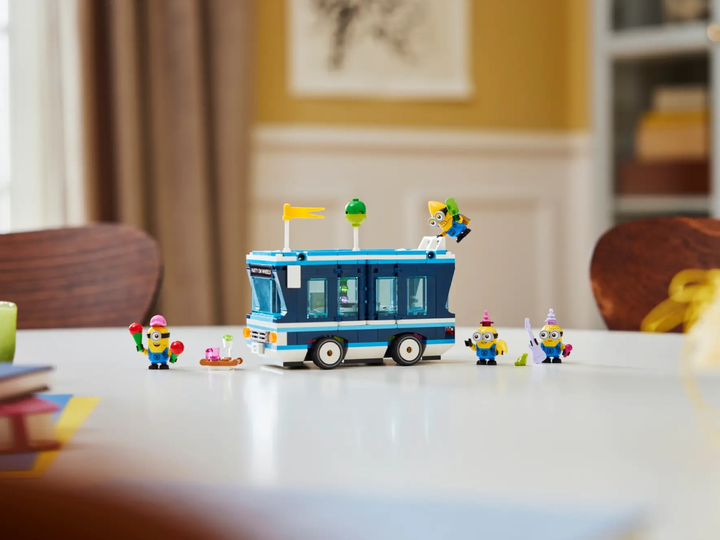 Zestaw klocków LEGO Despicable Me Imprezowy autobus minionków 379 elementów (75581) - obraz 9