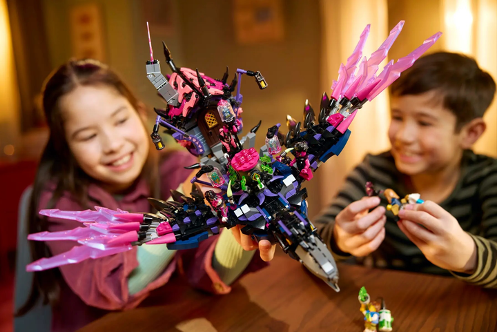 Конструктор LEGO DREAMZzz Північний крук з Нігдівілля 1023 деталей (71478) - зображення 9