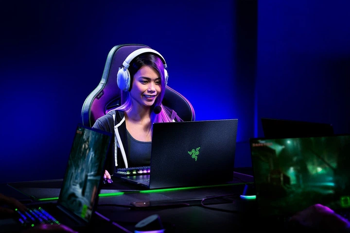 Наушники беспроводные Razer Blackshark V2 Pro 2023 White (RZ04-04530200-R3M1) - Фото 7 Наушники беспроводные Razer Blackshark V2 Pro 2023 White (RZ04-04530200-R3M1) - изображение 7