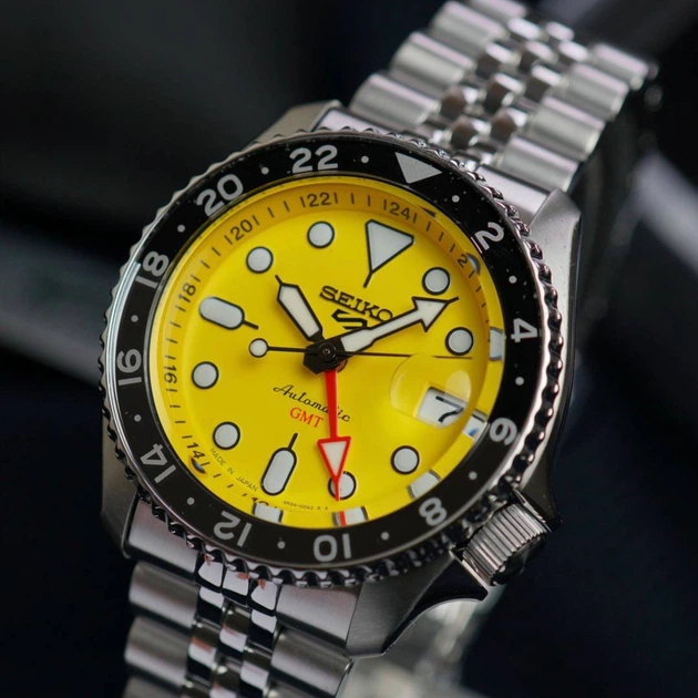 SEIKO 50m イエロー クロノグラフ 腕時計 美品 かわいすぎ！【セイコー×ドクターイエロー×すみっコぐらし】文字盤に