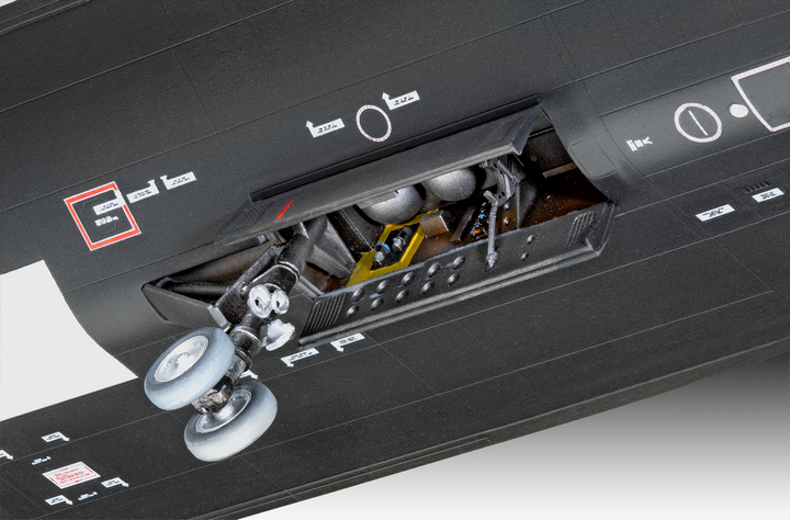 Model do składania Revell Lockheed SR-71 Blackbird skala 1:48 (4009803049670) - obraz 7