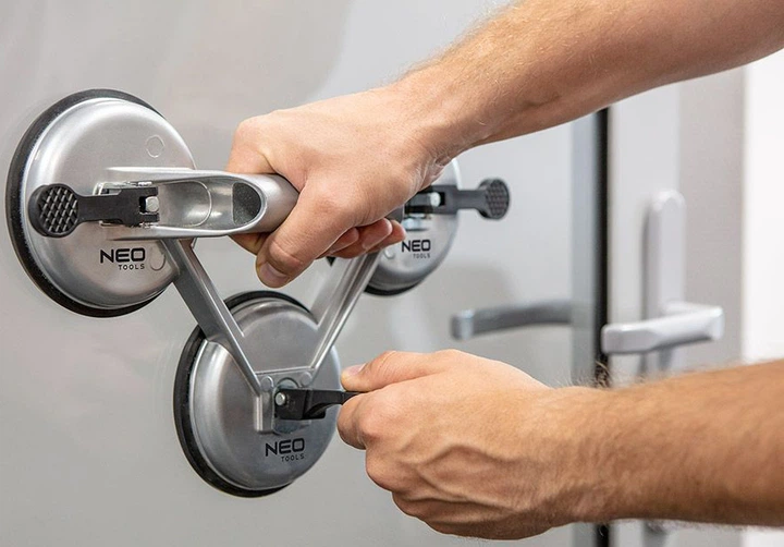 Присоска NEO Tools для скла потрійна алюмінієва 150 кг 56-803 (5907558461664) - зображення 3