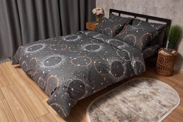 Акція на Комплект постільної білизни Moon&Star Бязь Gold Люкс Cosmic Glow King Size 220x240 см наволочки 2х40х60 см (MS-820005635) від Rozetka