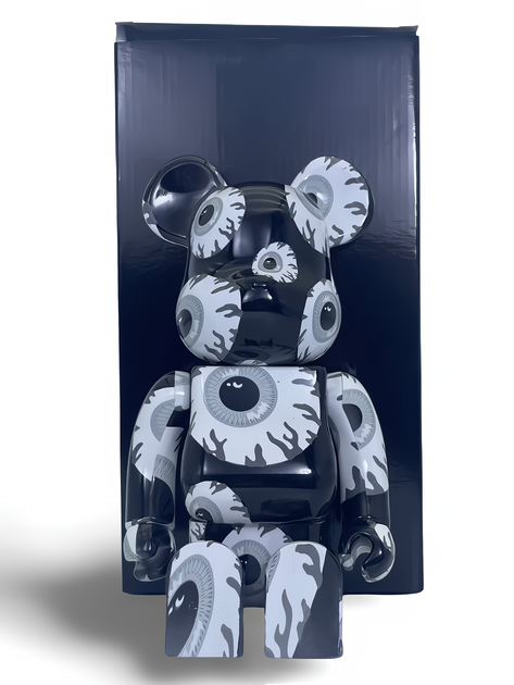 Статуетка Bearbrick x Mishka x Monochromatic 400% 28 см Medicom Toy Всевидячі очі - зображення 8