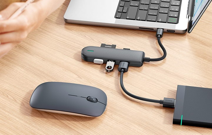 Hub USB-C Mcdodo 5w1 USB 2.0 x 3 + USB 3.0 + SD/TF Black (HU-1430) - obraz 5