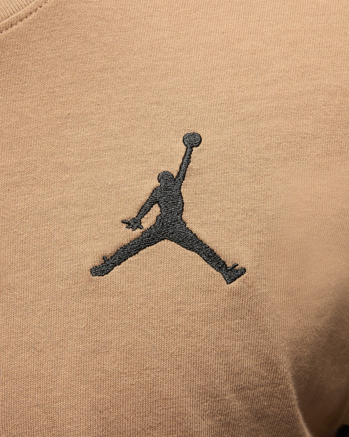 Футболка JORDAN MJ JUMPMAN EMB SS CREW L Світло-коричневий DC7485-231 - Фото 4 Футболка JORDAN MJ JUMPMAN EMB SS CREW L Світло-коричневий DC7485-231 - зображення 4