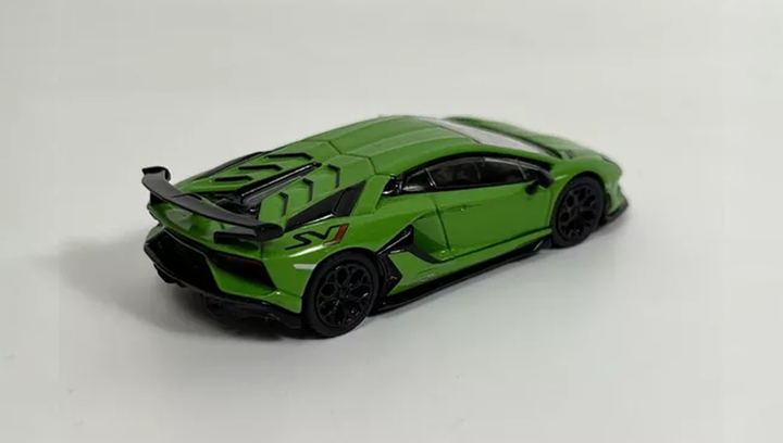 Машинка Premium MINI GT Lamborghini Aventador SVJ 1:64 Green