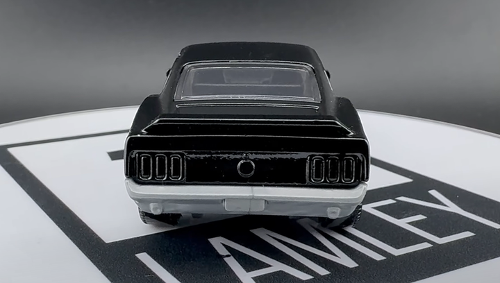 Тематична Машинка Matchbox 1969 Ford Mustang Boss 302 Moving Parts 1:64 FWD28/HVN03 Black - зображення 6