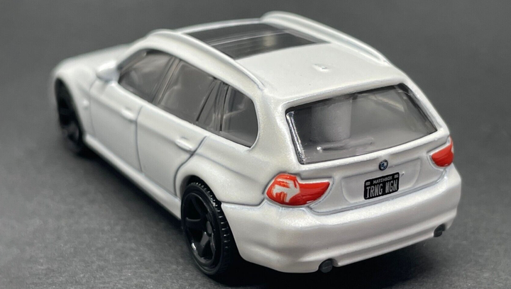 Машинка Большой Город Matchbox 2012 BMW 3 Series Touring Highway 1:64 HLC71 White - Фото 4 Машинка Большой Город Matchbox 2012 BMW 3 Series Touring Highway 1:64 HLC71 White - изображение 4