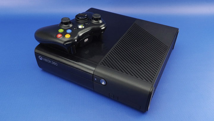 Консоль Microsoft Xbox 360 E Freeboot 250GB Black + 5 Вбудованих Ігор Б/У - Фото 4 Консоль Microsoft Xbox 360 E Freeboot 250GB Black + 5 Вбудованих Ігор Б/У - зображення 4