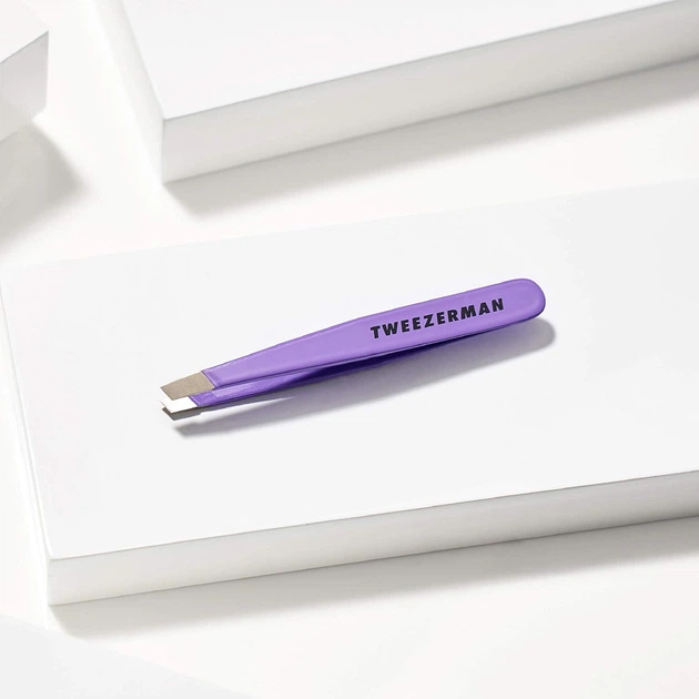 Пинцет для бровей Tweezerman Mini Slant Tweezer Blooming Lilac (7 см) - Фото 5 Пинцет для бровей Tweezerman Mini Slant Tweezer Blooming Lilac (7 см) - изображение 5