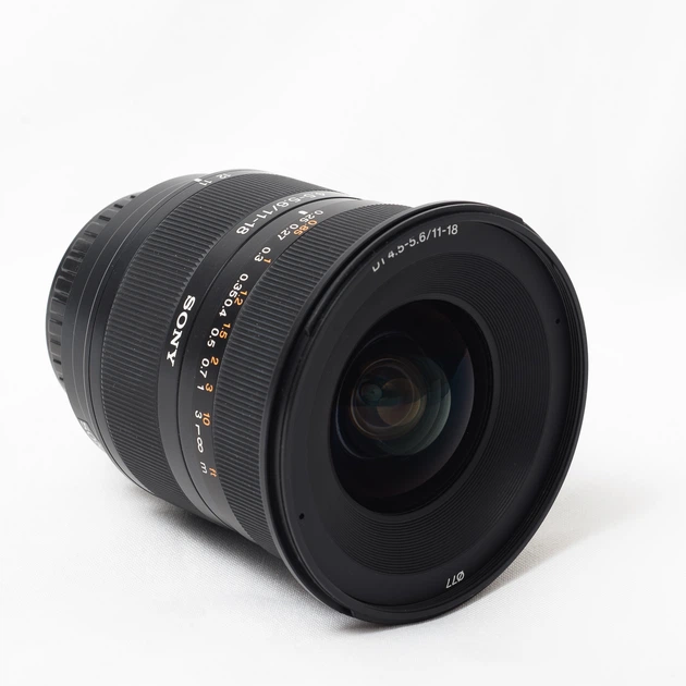 Об'єктив Sony DT 11-18mm f/4.5-5.6 SAL1118 (1836393) - Фото 1 Об'єктив Sony DT 11-18mm f/4.5-5.6 SAL1118 (1836393) - изображение 1