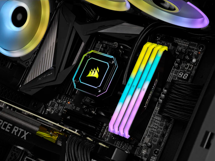 Оперативна пам'ять Corsair DDR4-3600 131072MB PC4-28800 (Kit of 4 x 32768) Vengeance RGB RT Black (CMN128GX4M4Z3600C18) - зображення 5
