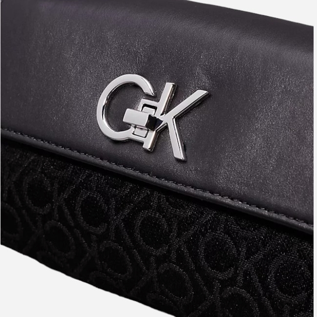 Torebka crossbody damska mała Calvin Klein K60K612642-0GK Czarna (8720639097135) - obraz 3