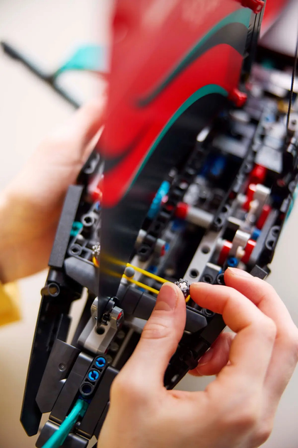 Конструктор LEGO Technic Яхта Emirates Team New Zealand AC75 962 елементи (42174) - зображення 3