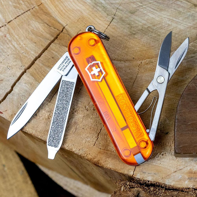 Складной нож-брелок VICTORINOX Classic Fire Opal 7 функций 4 см, нержавеющая сталь X50CrMoV15 - изображение 1