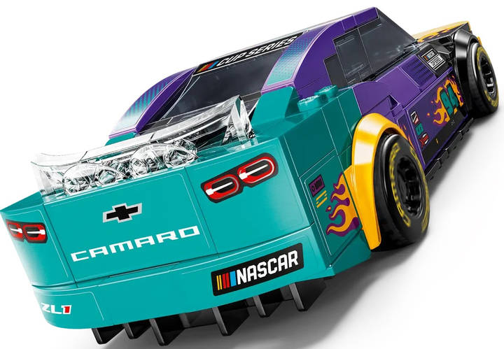 Zestaw klocków LEGO Speed Campions NASCAR Next Gen Chevrolet Camaro ZL1 328 elementów (76935) - obraz 5