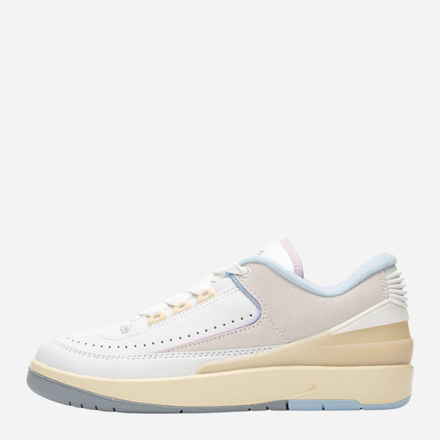 Жіночі кросівки для баскетболу Nike Jordan Brand Air Jordan 2 Low Wmns DX4401-146 39 Білі (196604401098) - зображення 1